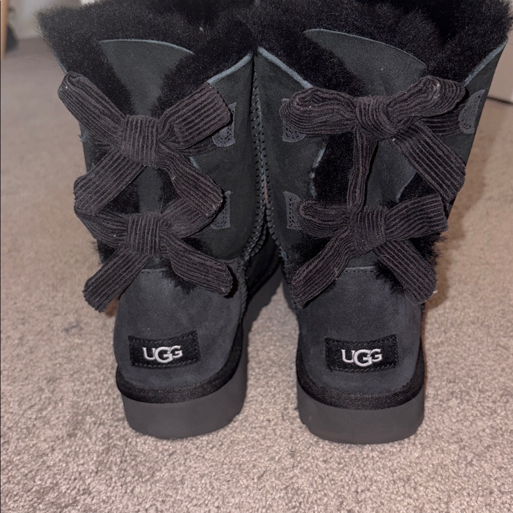 UGG Black Fur-Trimmed Winter Boots - Picture 6 of 6